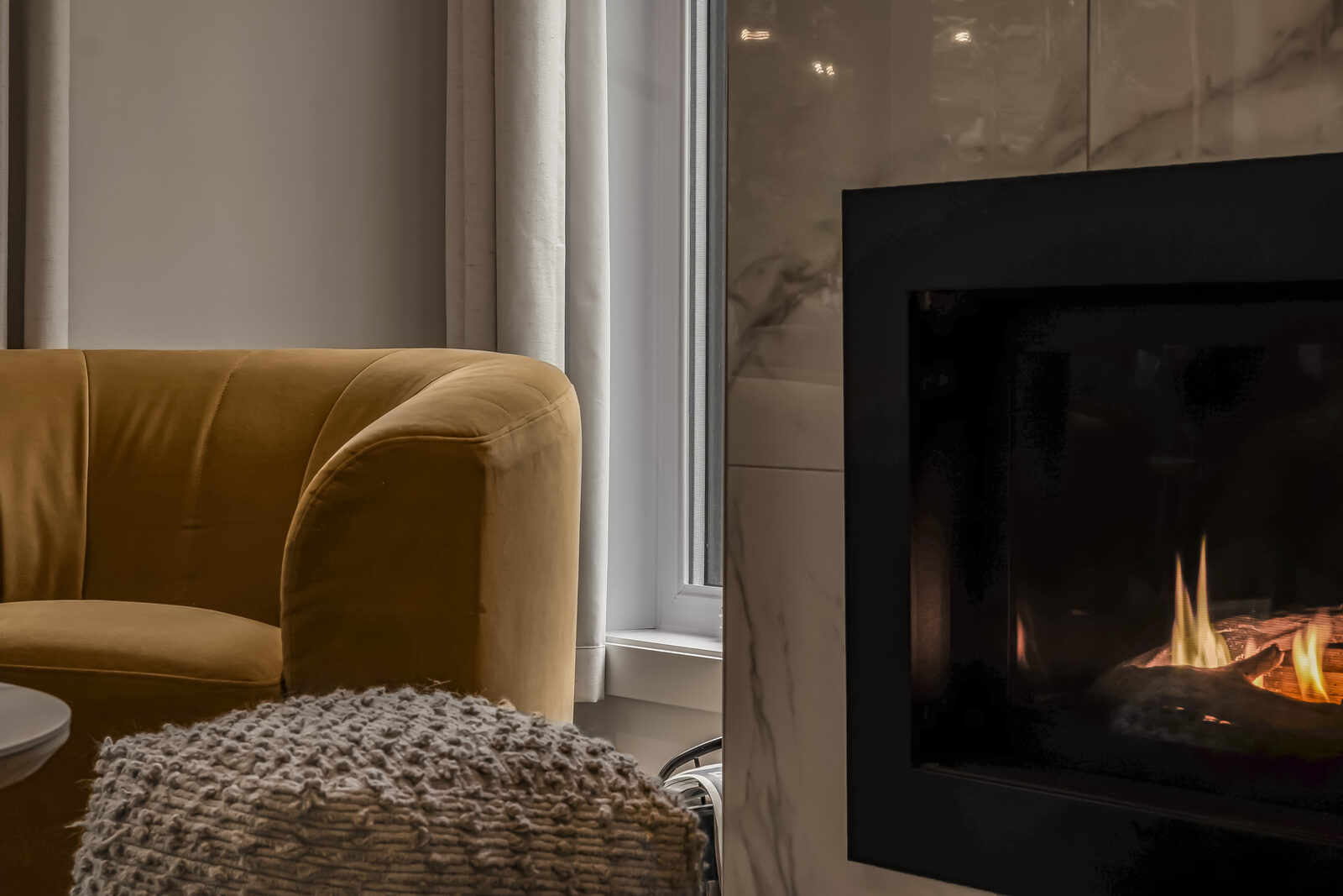 Foyer et fauteuil en velours